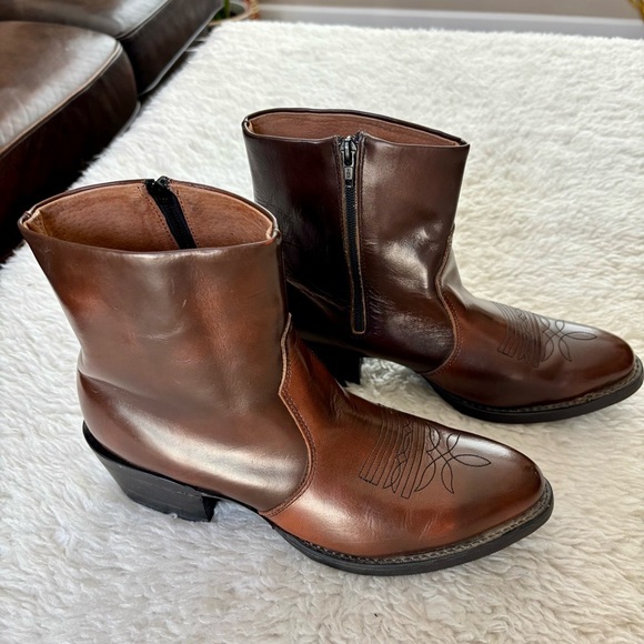 Cowtown Brown Leather sides Zip Men\'s Boots size 9.5 D main image 9